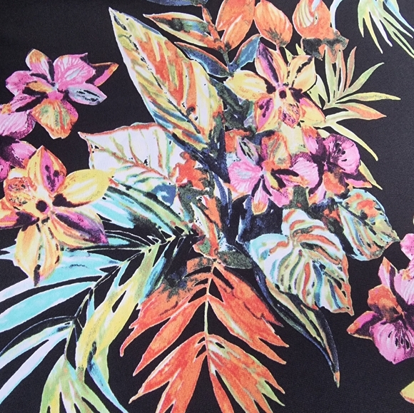 Soft Works Asymmetrical Hem Floral Top - Picture 7 of 8